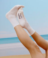 Women Socks Ronde des Tortues - Vilebrequin x Falke White front worn view